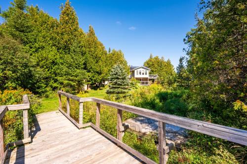 Serenity Shores Kayak Paradise in Tobermory, Canada