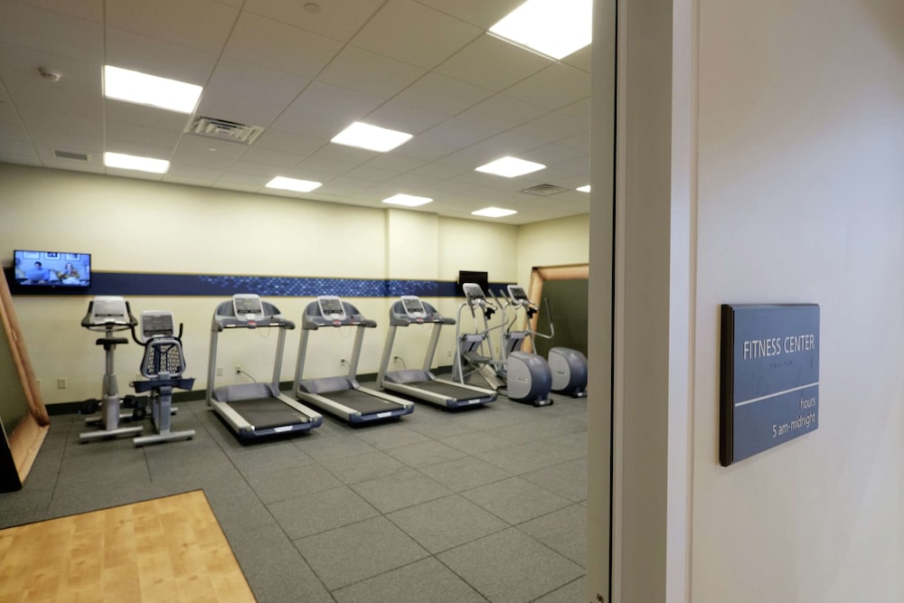 Hampton Inn Green Bay Downtown - photo 49