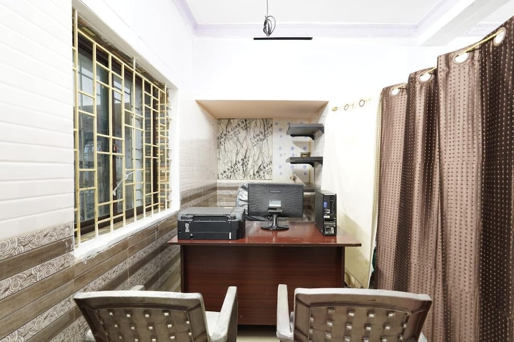 Royal Park - carbon neutral hotel in Katpadi