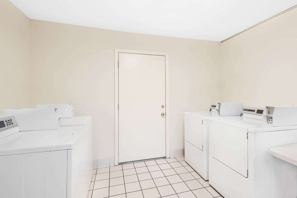 Days Inn by Wyndham Springfield Phil.Intl Airport - photo 16