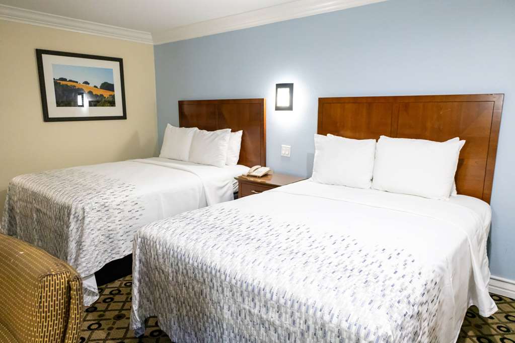 Days Inn By Wyndham College Park Atlanta Airport South - photo 30