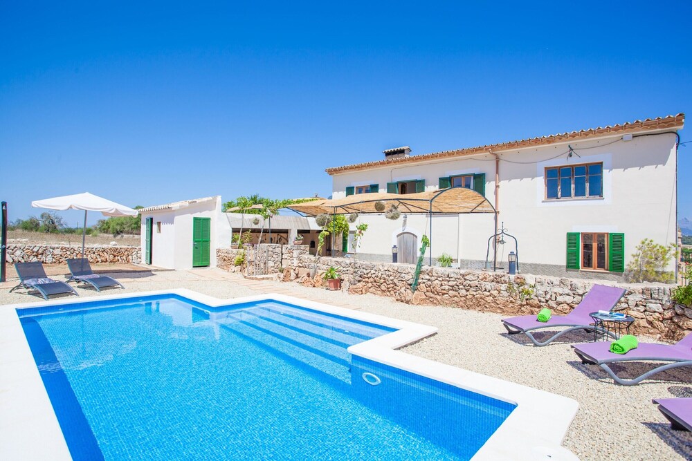 Sa Vinyota — 4-Star Luxury Hotel in Llubi, Spain