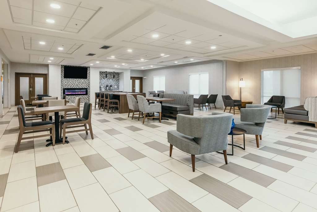 La Quinta Inn & Suites by Wyndham Ankeny IA Des Moines IA - photo 5