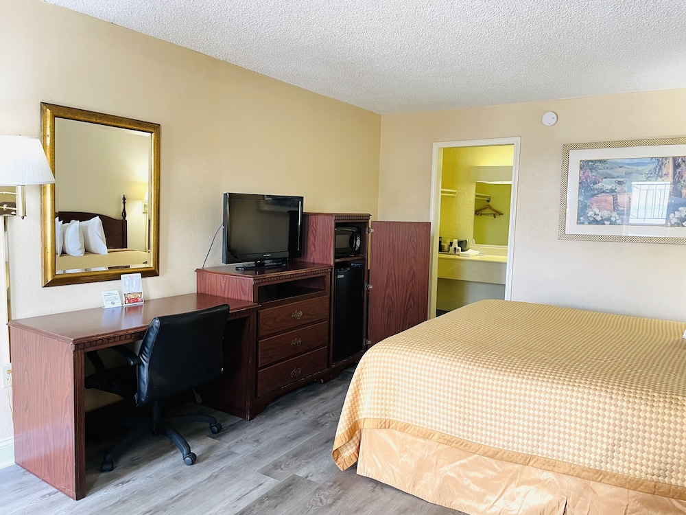 Relax Inn Perry - photo 33