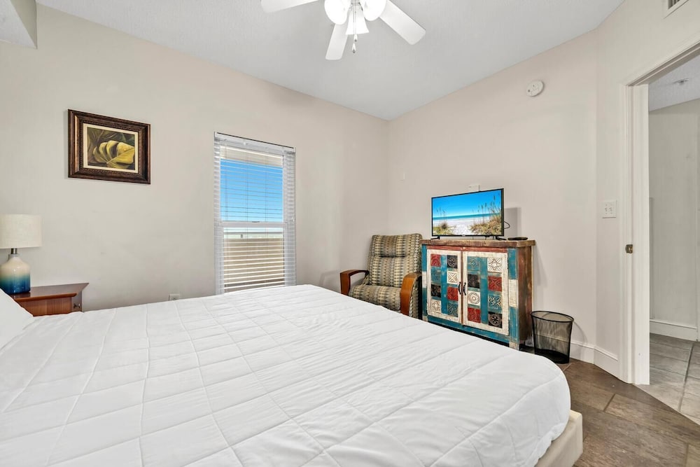 Majestic Beach Towers 1 1304 - photo 2