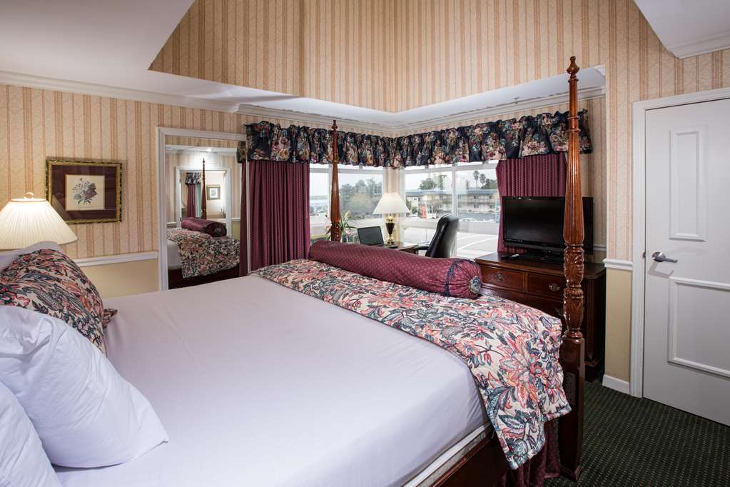 Ascot Suites - photo 20