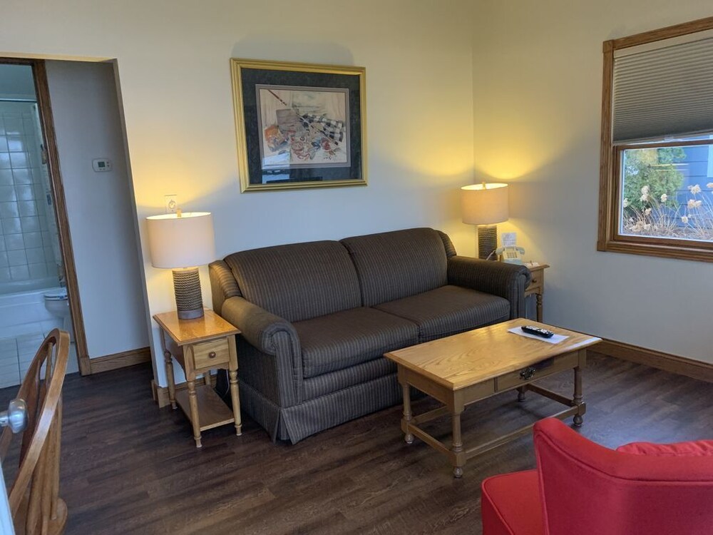 Snug Harbor Inn - photo 89