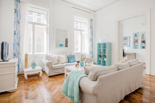 Wellness Retreat with Sauna & Jacuzzi 1 min to Opera — 4-Star Luxury Hotel in Budapest, Hungary