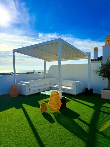 Oceanview Luxury Penthouse — Benahavis