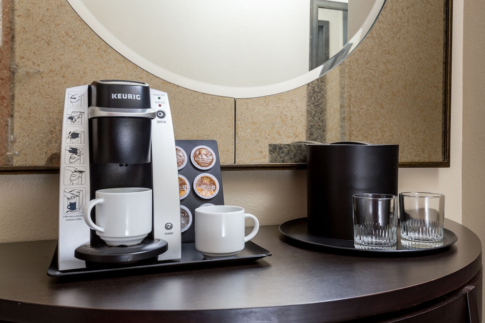Crowne Plaza Milwaukee Airport by IHG - photo 28