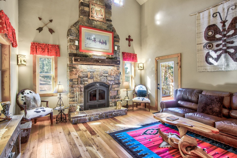 Mountain Getaway Cabinhot Tub Pool Table4bd — Cascade