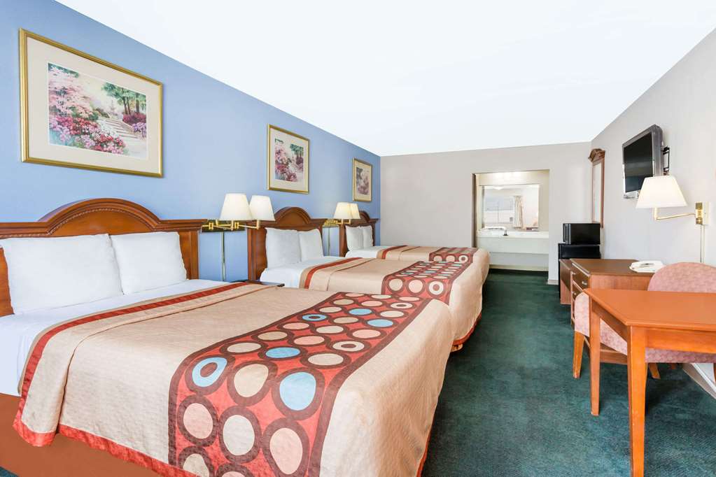 Super 8 by Wyndham Greensboro - photo 10