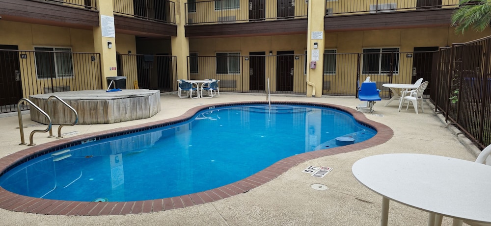 Texas Inn and Suites RGV - photo 47