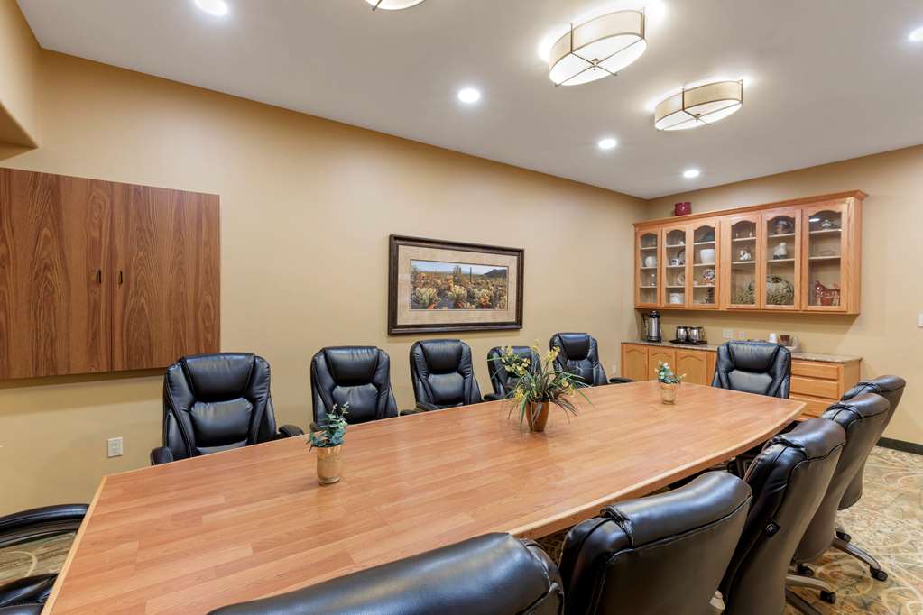 Best Western Plus Swiss Chalet Hotel & Suites - photo 10