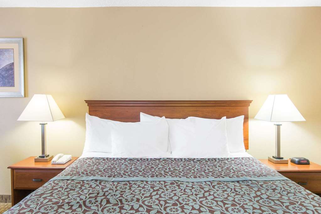 Days Inn by Wyndham Ripley - photo 15