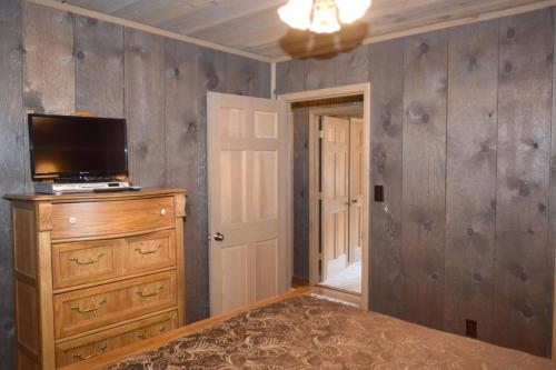 Artz Valley Cabin — 4-Star Luxury Hotel in Taos, United States