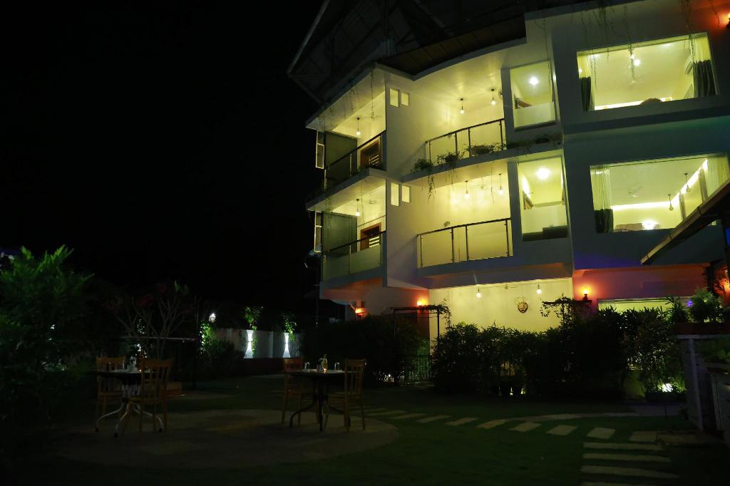Athirappilly POLARIS Riverside Pool Resort — Alwaye — photo 2