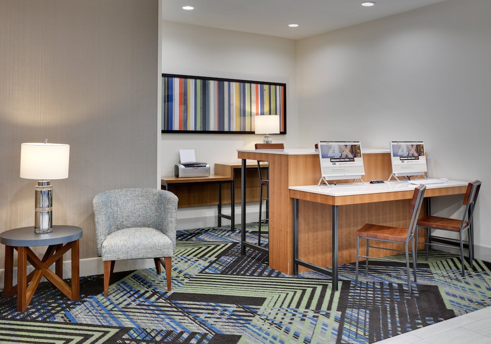 Holiday Inn Express and Suites San Antonio NW near - photo 31