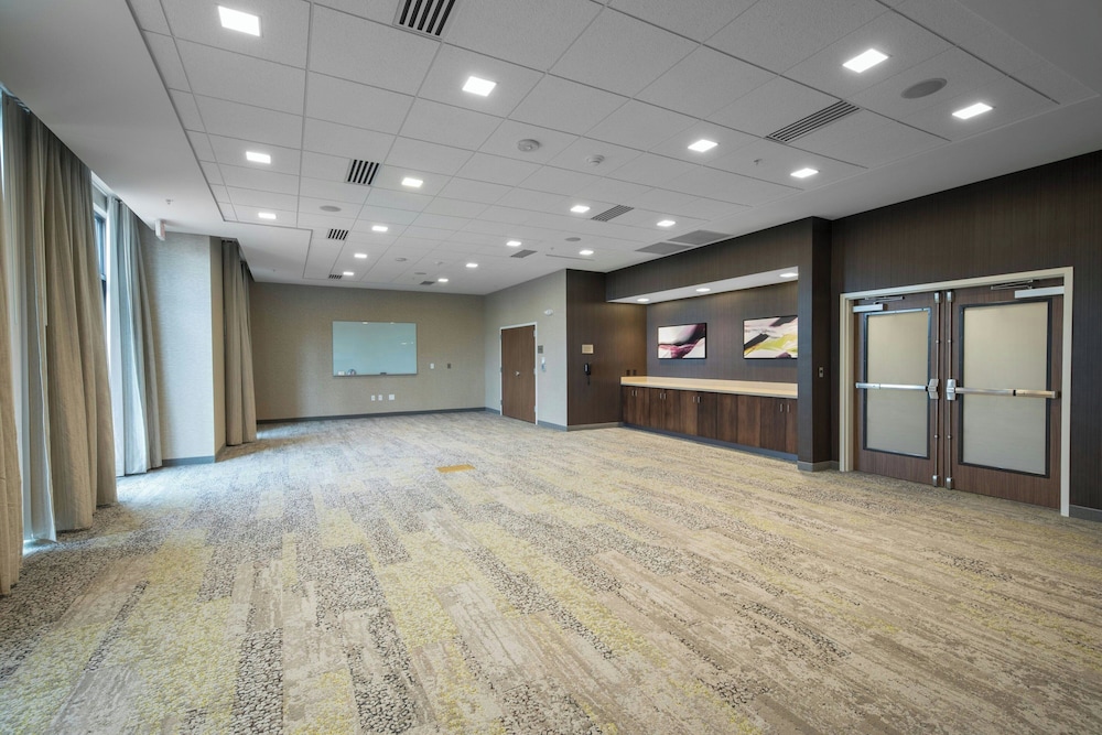 Courtyard by Marriott Russellville - photo 32