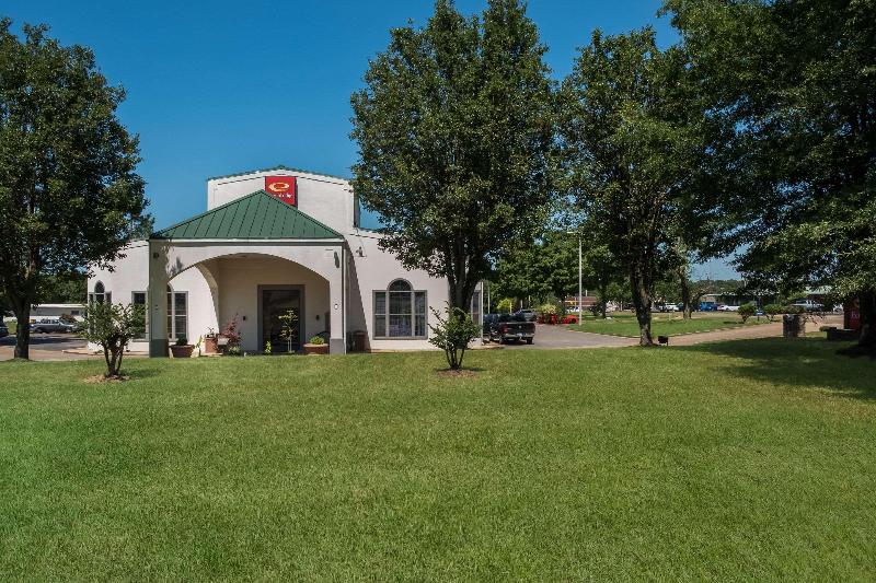 Econo Lodge - photo 8