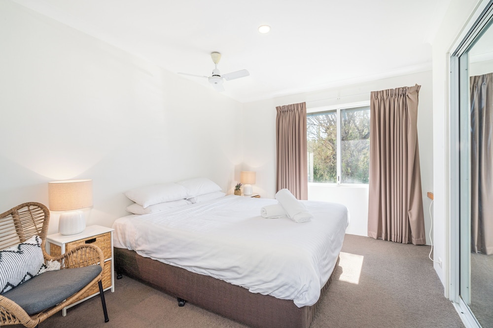 Abby s Beach Villa — Broadwater — photo 3