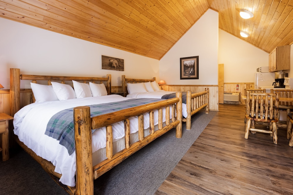Beargrass Lodging and RV Resort - photo 22