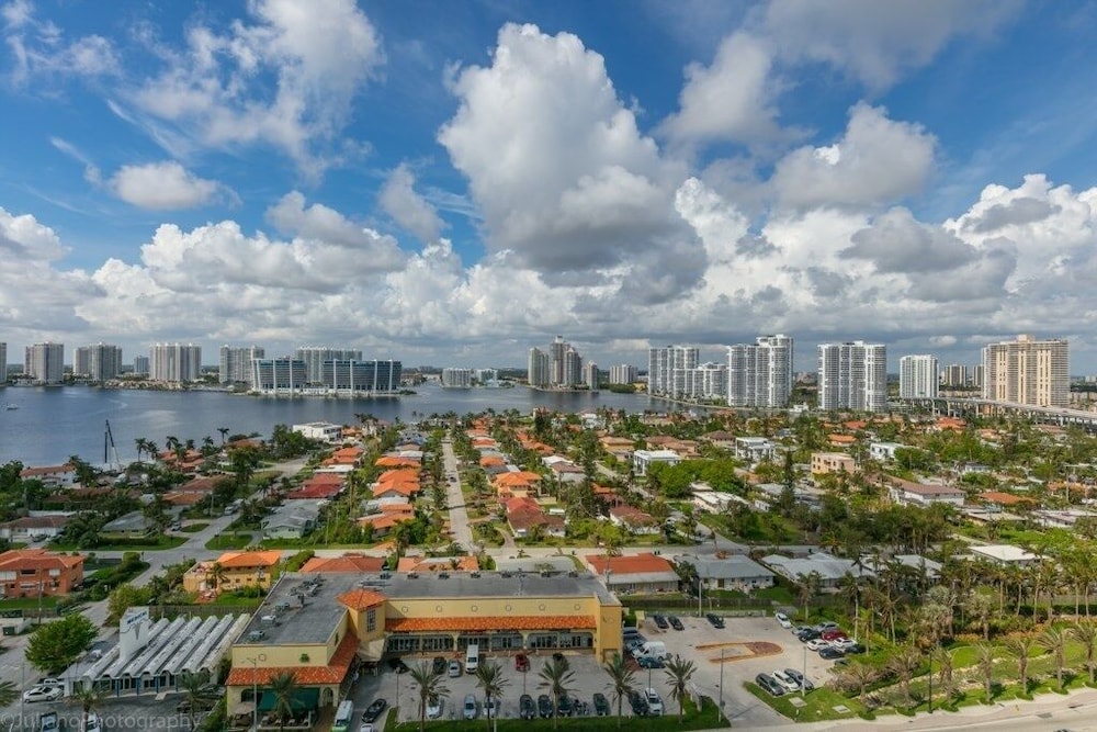 2 Br Luxury Suite In Marenas Beach Resort 2 Bedroom Condo by RedAwning - photo 36