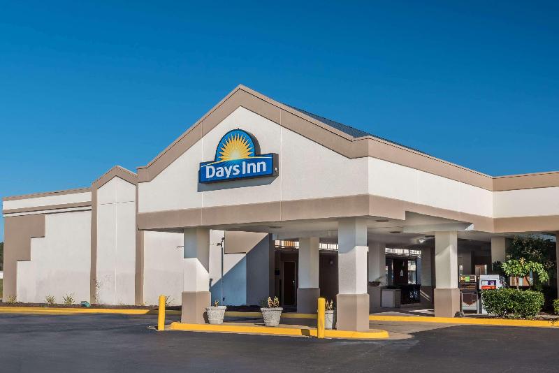 Days Inn by Wyndham South Hill — hotel in South Hill