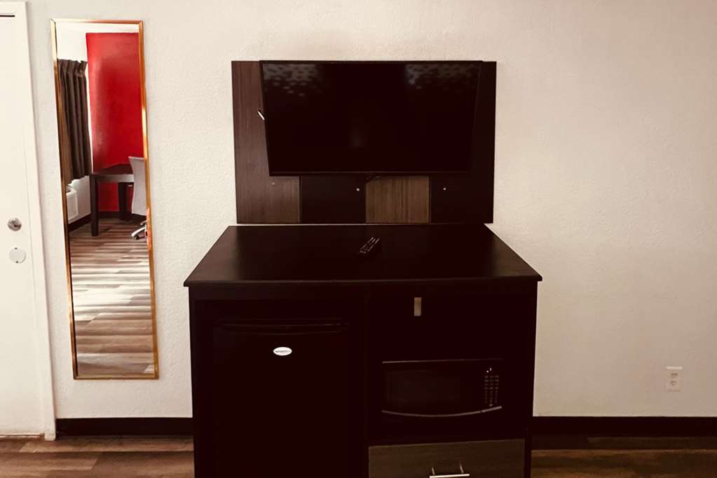 Econo Lodge Inn & Suites Downtown San Antonio - photo 8
