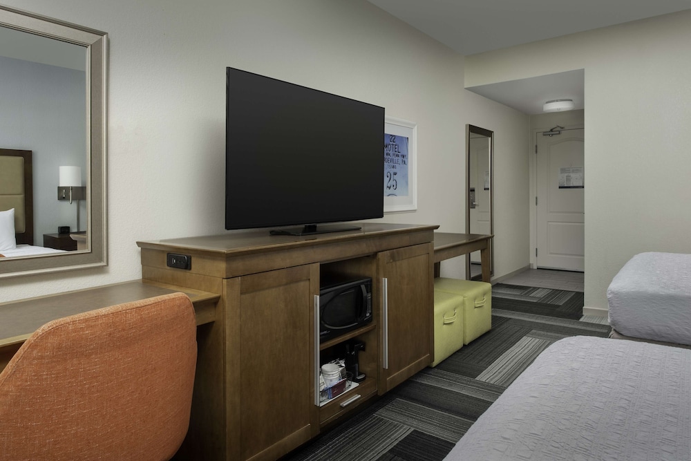 Hampton Inn Pittsburgh Monroeville - photo 10