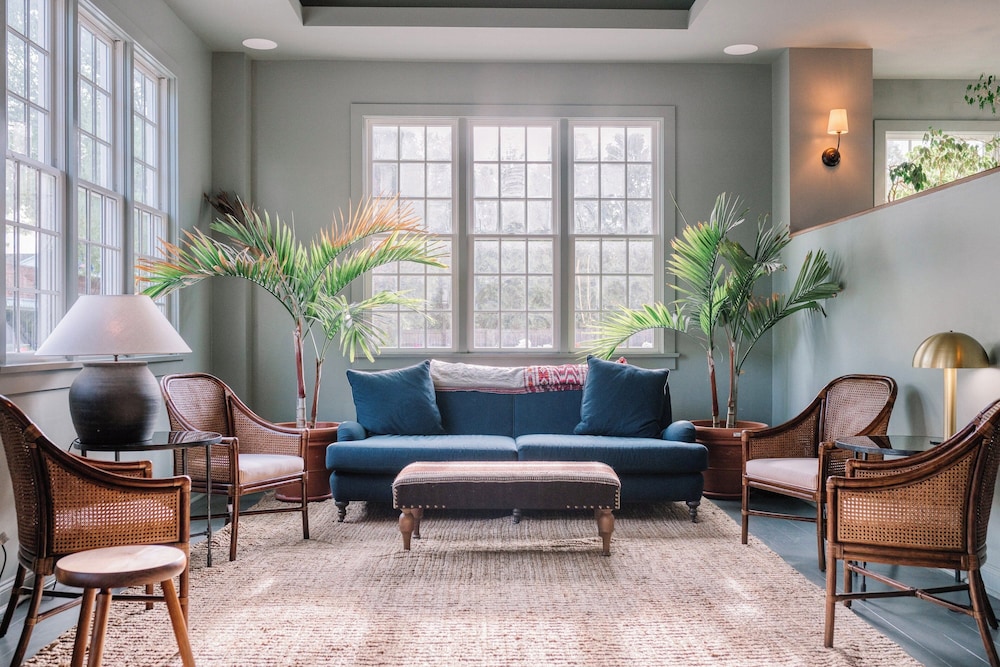 The Harbor Front Inn - photo 3