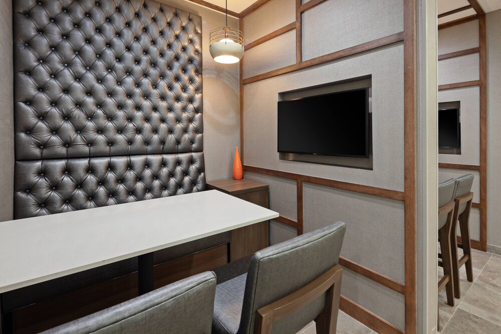 SpringHill Suites by Marriott Escondido Downtown - photo 30