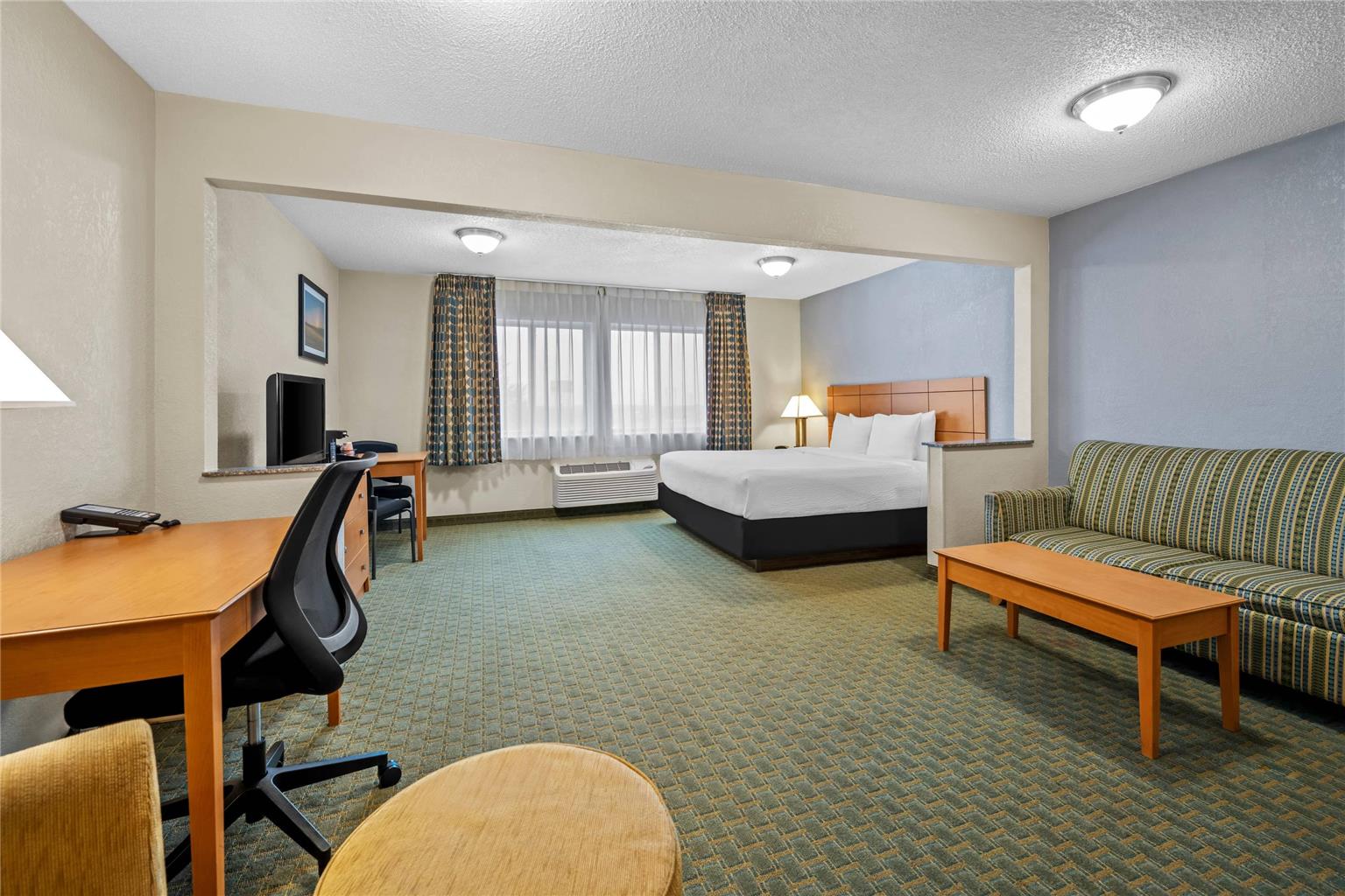 Quality Inn Dubuque on Hwy 20 - photo 36