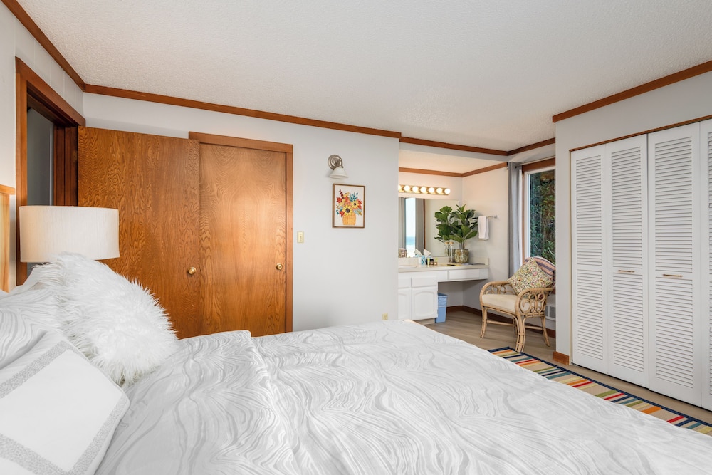 Little Creek Cove Beachfront Resort - photo 16