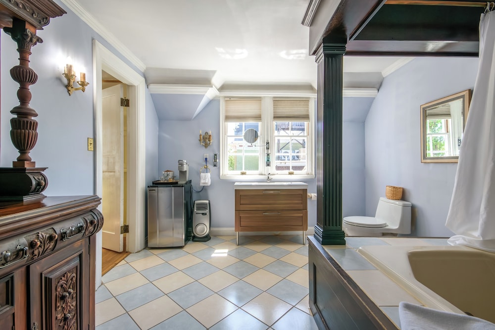 Cedar Gables Inn - photo 11