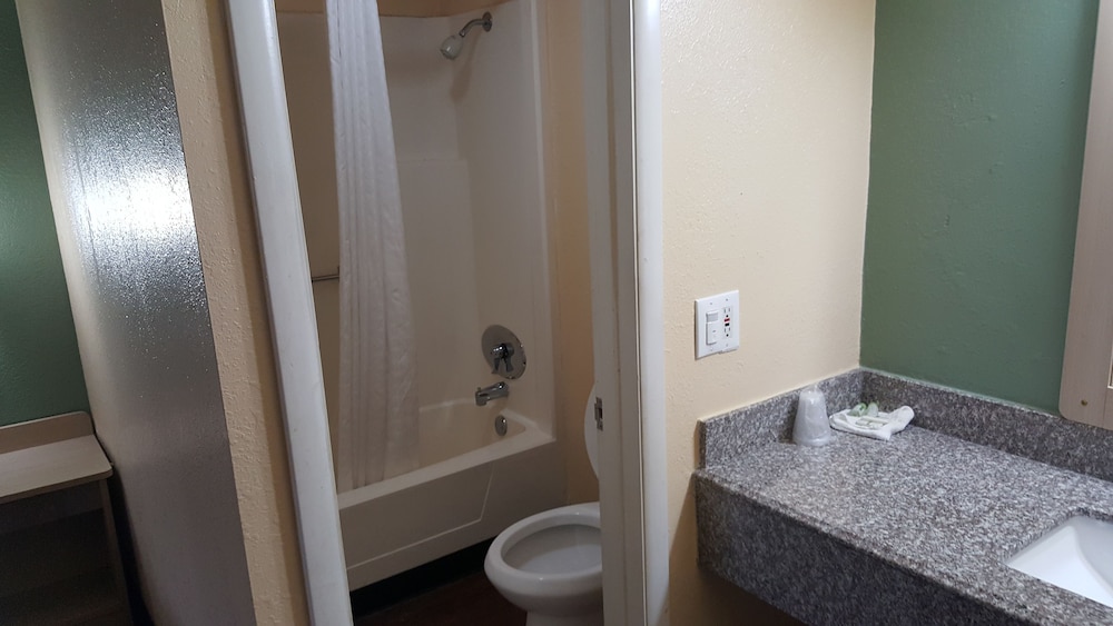Mentor Home Inn - photo 18