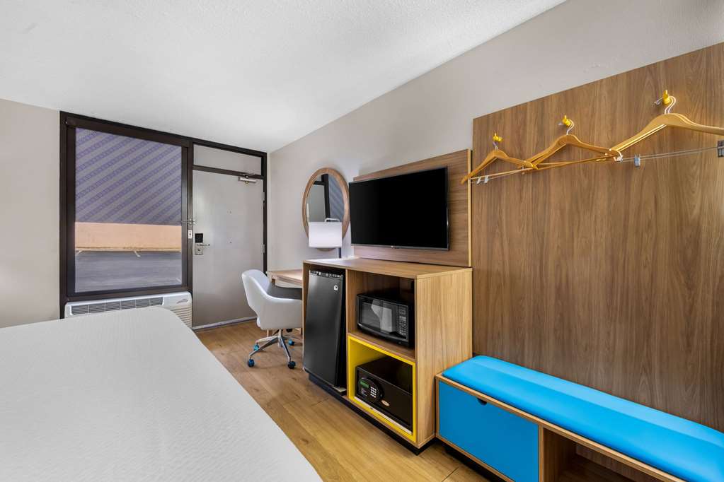Days Inn by Wyndham Raleigh Midtown - photo 25