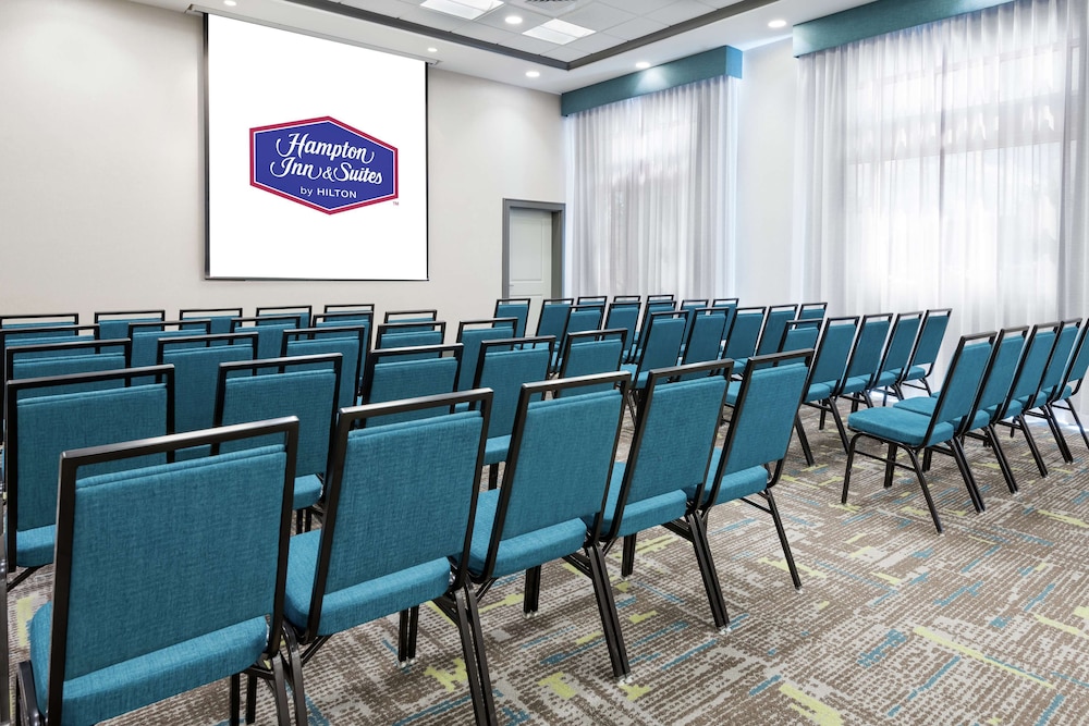 Hampton Inn & Suites Orlando Airport @ Gateway Village - photo 36