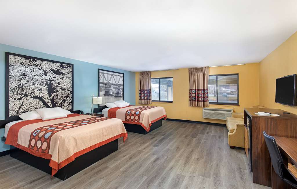 Super 8 by Wyndham Eddyville Kuttawa - photo 25