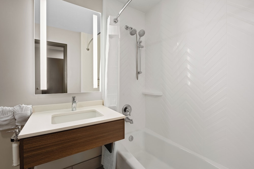 Holiday Inn & Suites Albuquerque Airport by IHG - photo 19