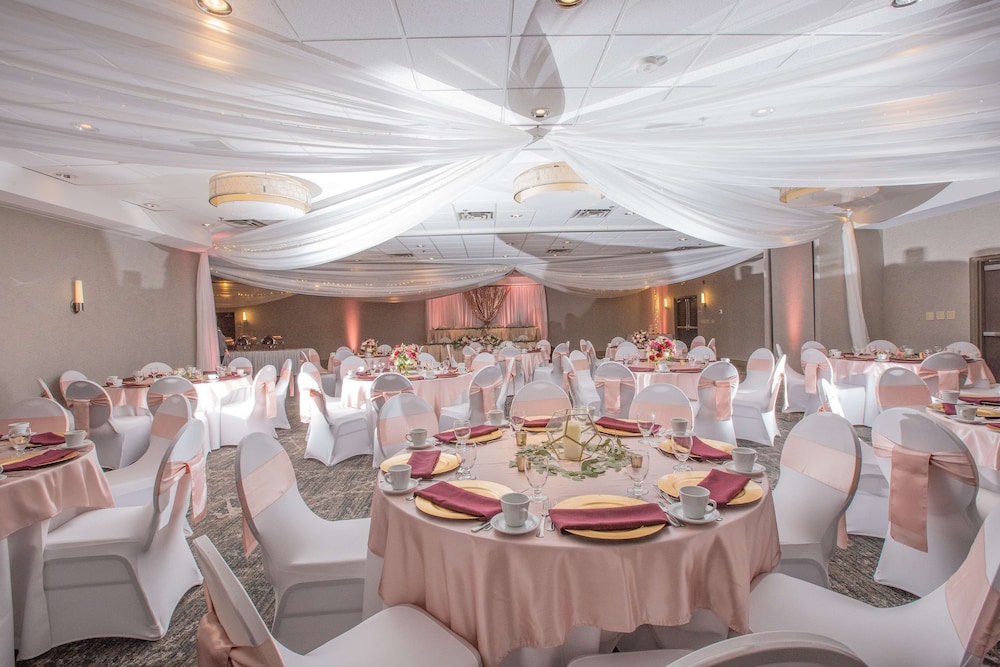 DoubleTree by Hilton Roseville Minneapolis - photo 40