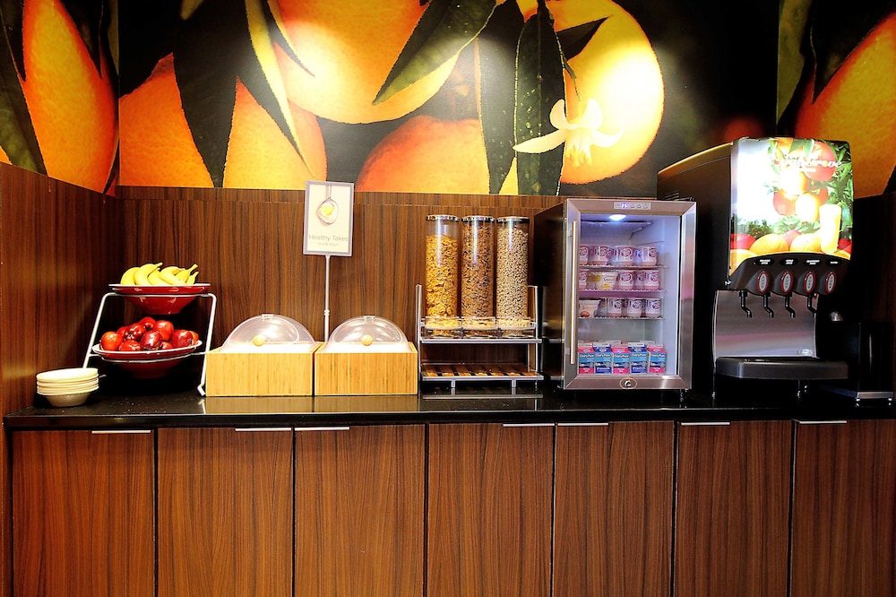 Fairfield Inn & Suites by Marriott London - photo 33