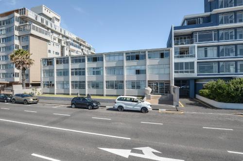 Beautiful Studio Apartment in Mouille Point