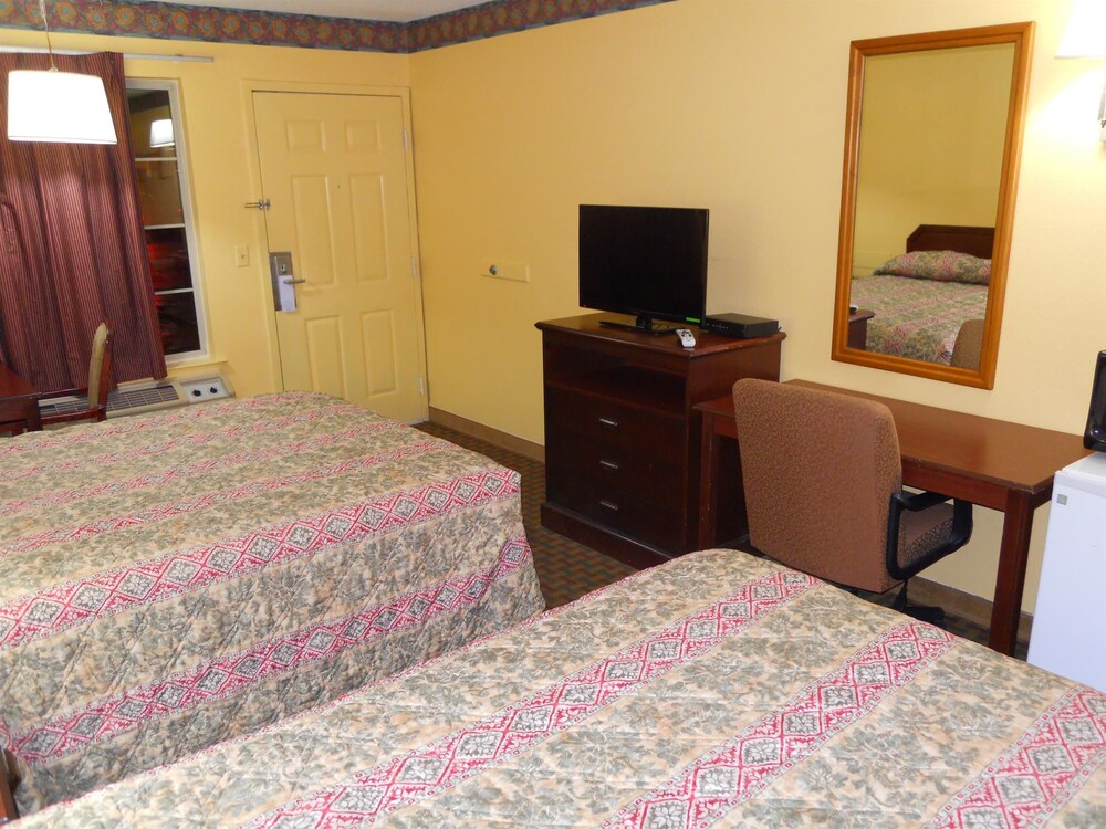 America's Best Inn and Suites Beaufort - photo 12