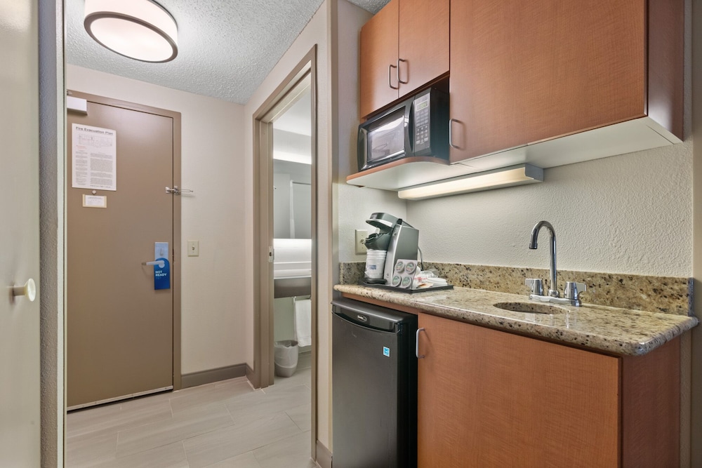 Holiday Inn Express Hotel & Suites Bethlehem by IHG - photo 14