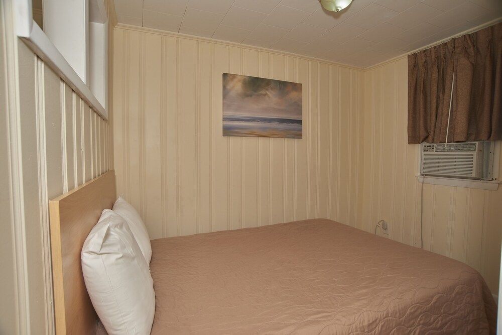 Marguerite Motel - photo 20