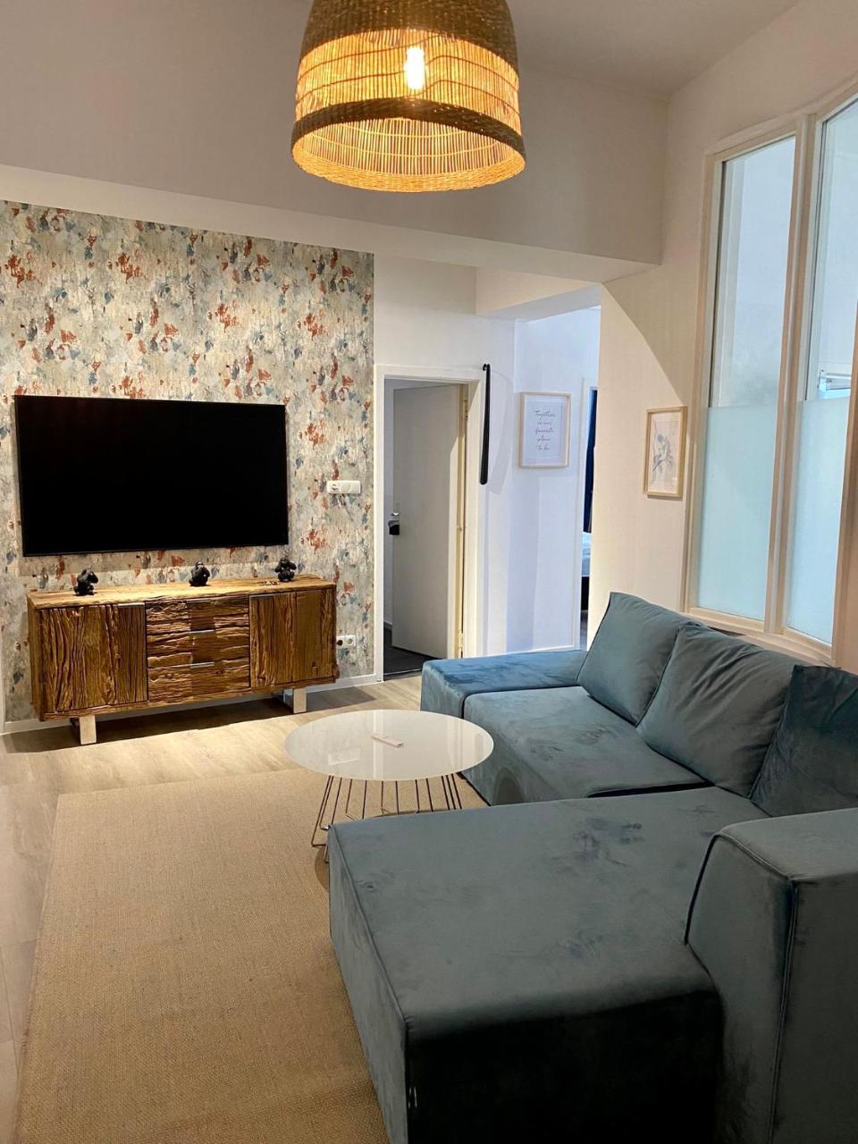 Erholsame City Erdgeschosswohnung mit Veranda Grill und Parkplatz D46EG — 4-Star Luxury Hotel in Oldenburg, Germany