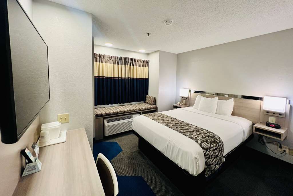 Microtel Inn by Wyndham Georgetown - photo 15