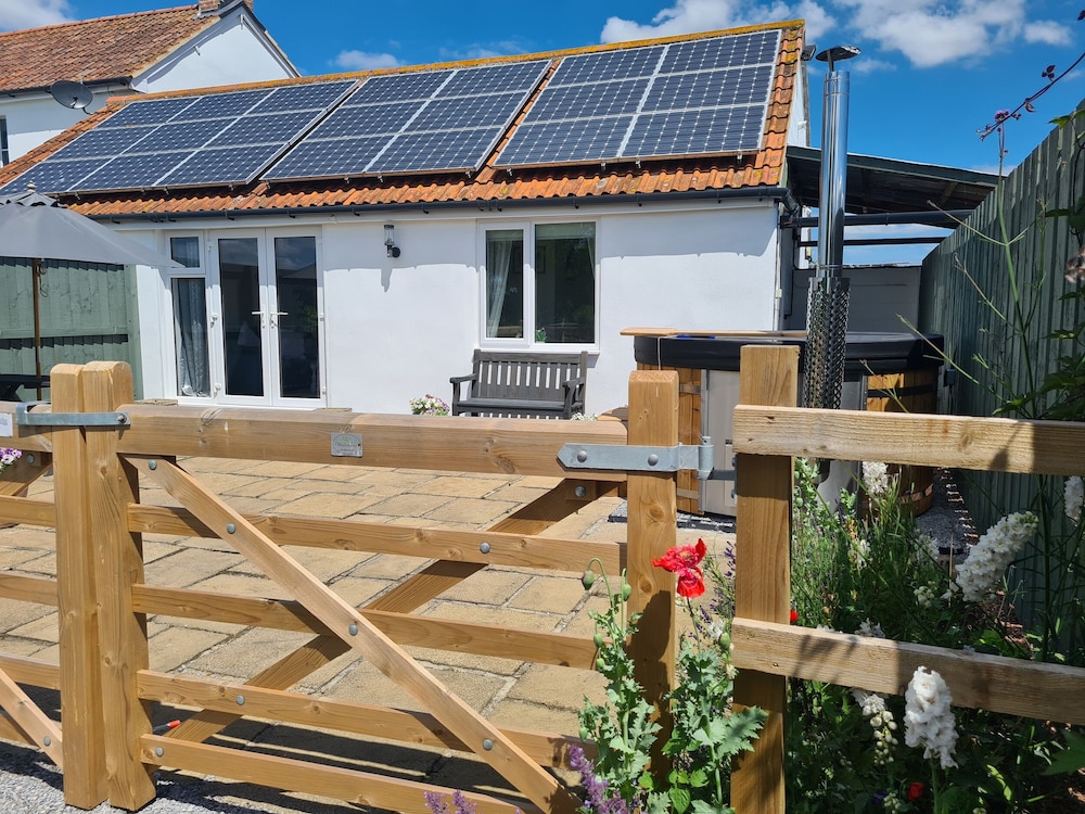 Thornhills Cottage — 4-Star Luxury Hotel in Bridgwater, United Kingdom