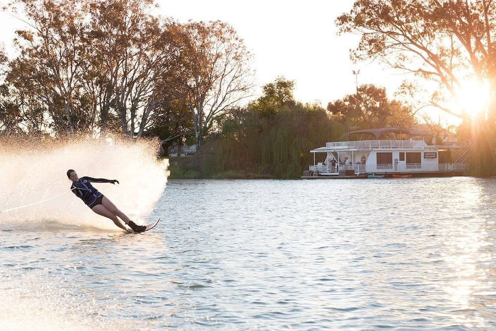 Renmark River Villas and Boats & Bedzzz — Renmark — photo 4